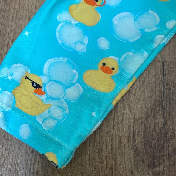 Posh Peanut Girl's Long Sleeve Ruffled Rash Guard Swimsuit - Ducky - size 5T - Picture 5 of 6